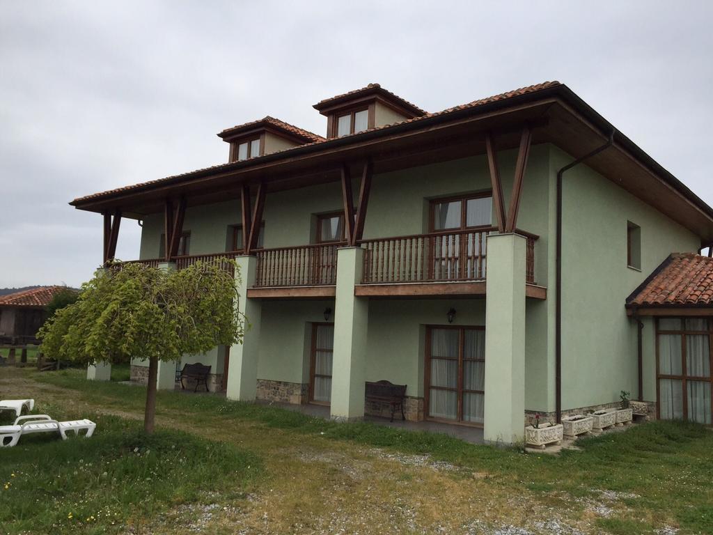 Apartamentos Palacio Bueno Colunga Exteriör bild